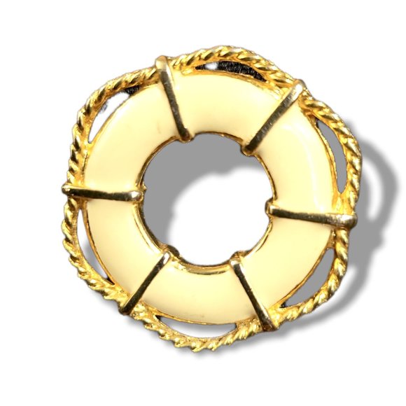 Woman Jewelry Vintage Brooch 90’s Nautical Pin Ivory Enamel Gold Tone - Picture 2 of 5